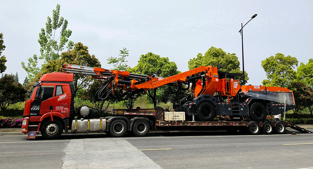 Z20全工法直臂鑿巖臺(tái)車(chē)